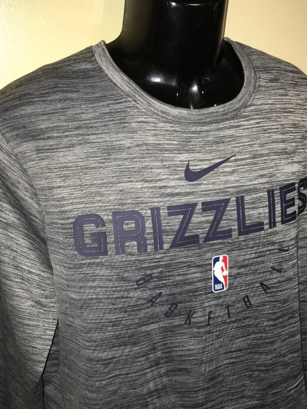 Men's Nike Heathered Memphis Grizzlies Spotlight Performance Sweatshirt-Size M